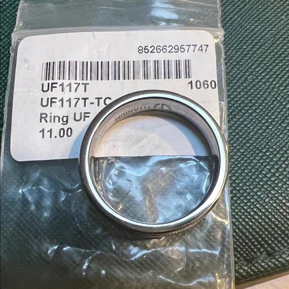 Elegant Silver Men's Ring Size 11 - Picture 4 of 7